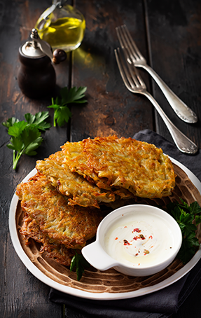 Crispy fried snack with dip
